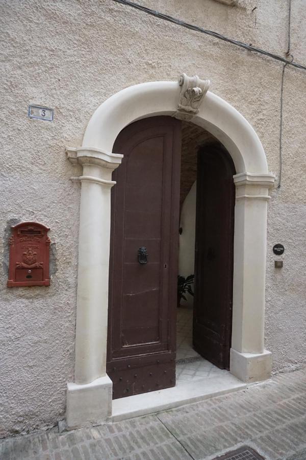 Bed and Breakfast Palazzo De Fabritiis Rosciano  Zewnętrze zdjęcie